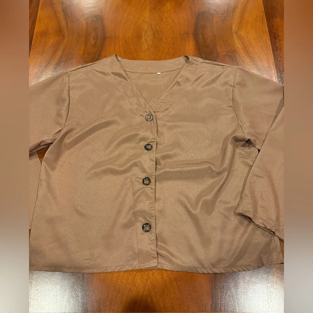 Button-Up Women's, size 3XL, 
I think XXL see measurements  belt not included. - Picture 5 of 10